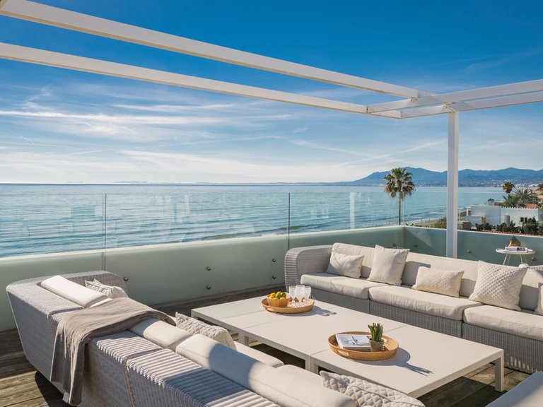 Villa for Sale in Las Chapas, Malaga 9