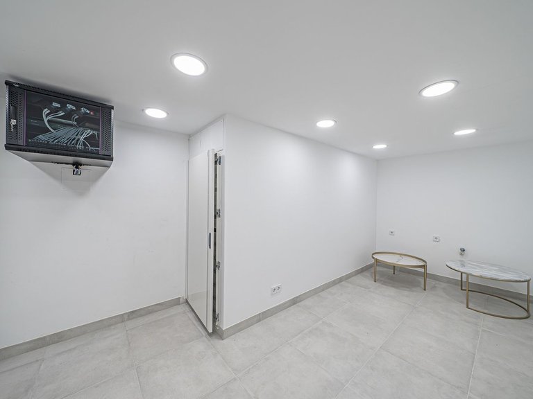 Villa for Sale in The Golden Mile, Malaga 10