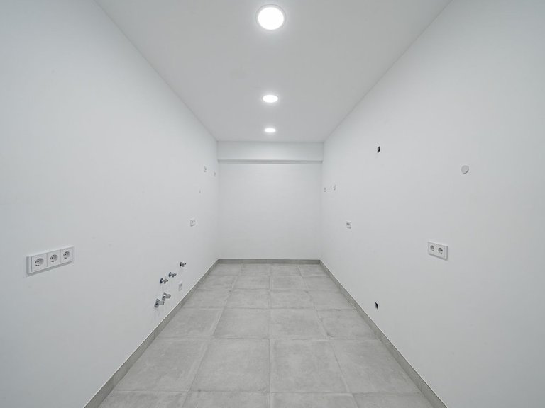 Villa for Sale in The Golden Mile, Malaga 11