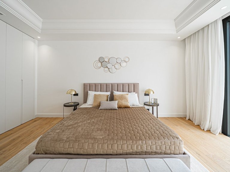 Villa for Sale in The Golden Mile, Malaga 2