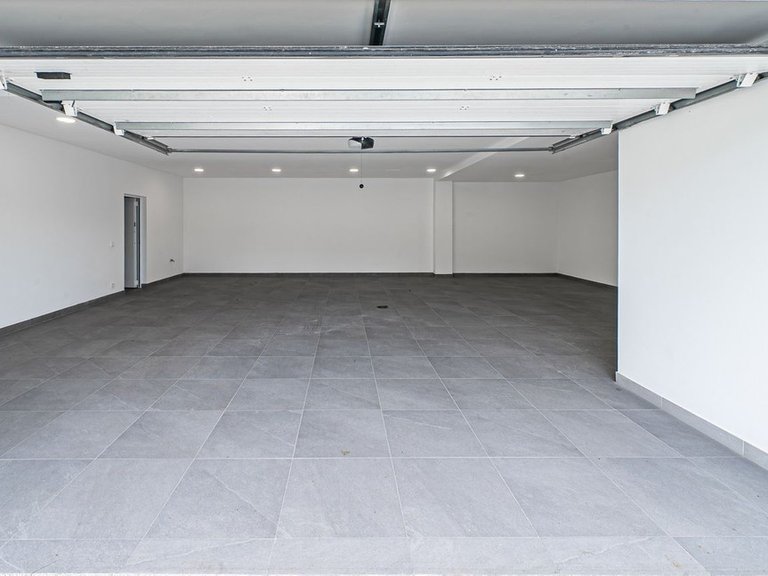 Villa for Sale in The Golden Mile, Malaga 32