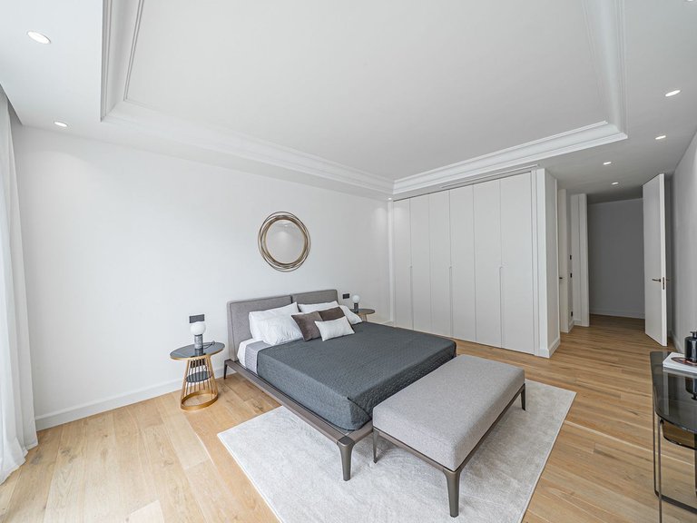 Villa for Sale in The Golden Mile, Malaga 35