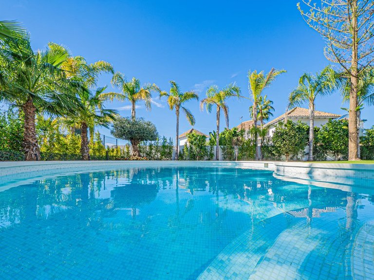 Villa for Sale in The Golden Mile, Malaga 43