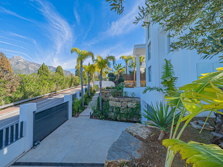 Villa for Sale in The Golden Mile, Malaga 49