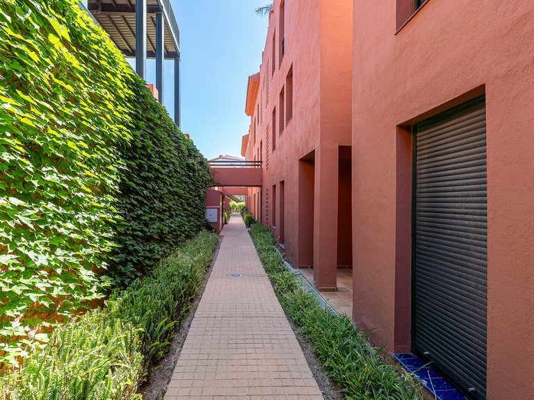 Apartment for Sale in Costa del Sol, Calahonda, Malaga 18