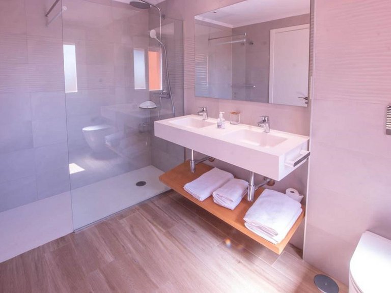 Town House for Sale in Costa del Sol El Paraíso, Estepona, Malaga 10