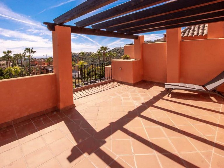 Town House for Sale in Costa del Sol El Paraíso, Estepona, Malaga 13