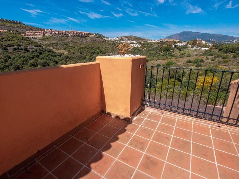 Town House for Sale in Costa del Sol El Paraíso, Estepona, Malaga 14