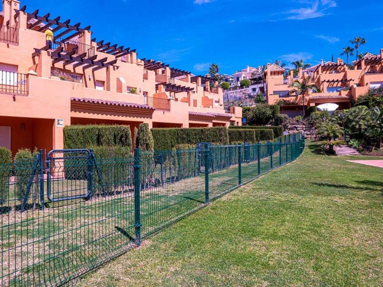 Town House for Sale in Costa del Sol El Paraíso, Estepona, Malaga 15