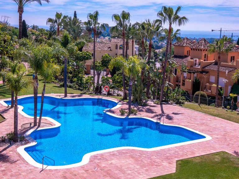 Town House for Sale in Costa del Sol El Paraíso, Estepona, Malaga 3