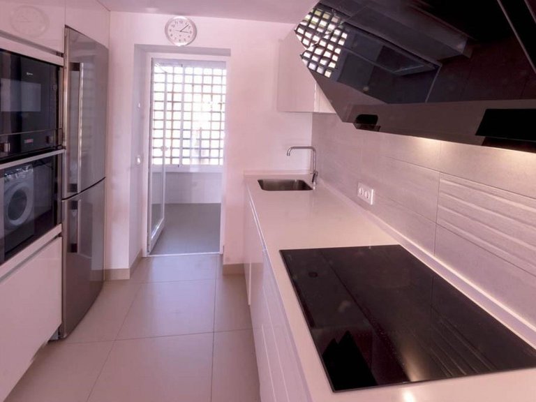 Town House for Sale in Costa del Sol El Paraíso, Estepona, Malaga 7