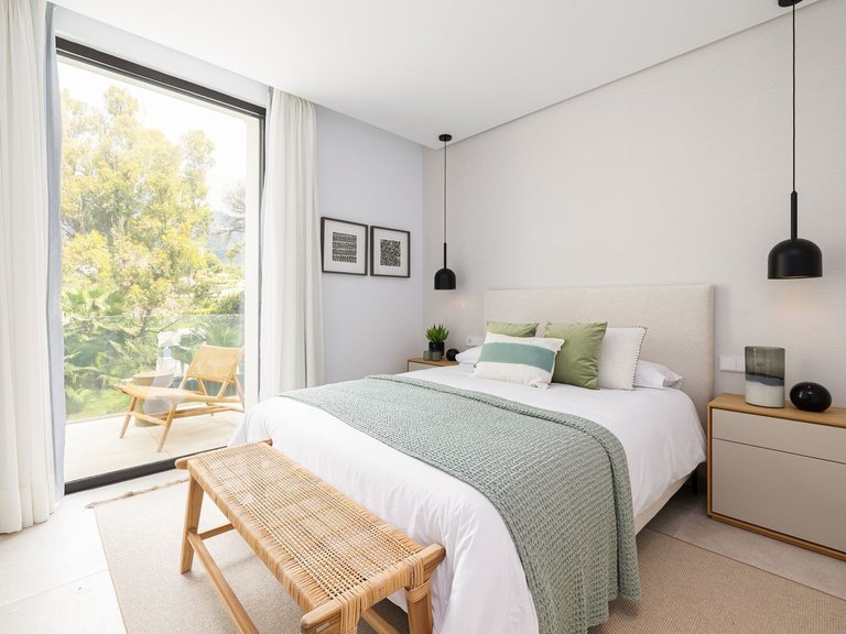 Villa for Sale in The Golden Mile, Malaga 10