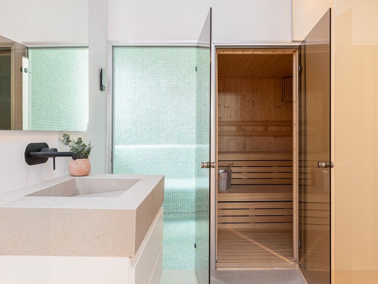 Villa for Sale in The Golden Mile, Malaga 12