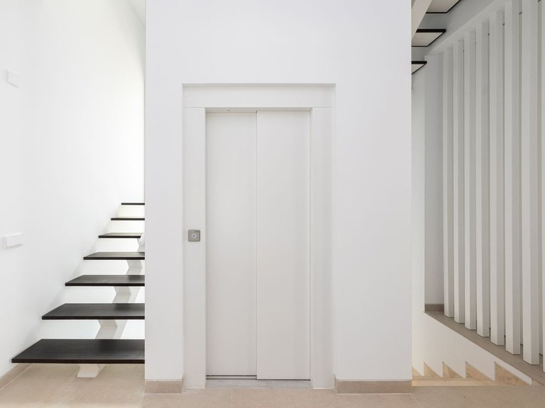 Villa for Sale in The Golden Mile, Malaga 13