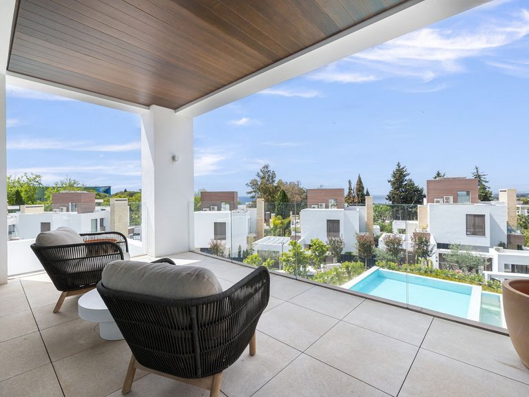 Villa for Sale in The Golden Mile, Malaga 14