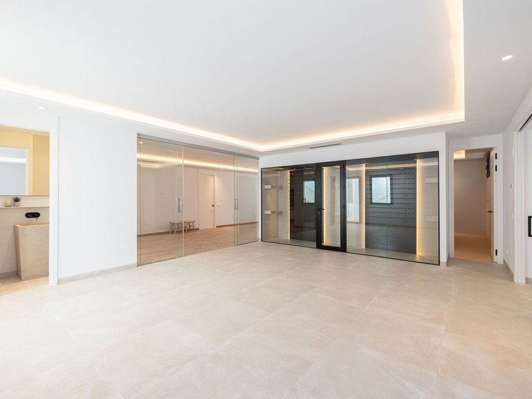 Villa for Sale in The Golden Mile, Malaga 18