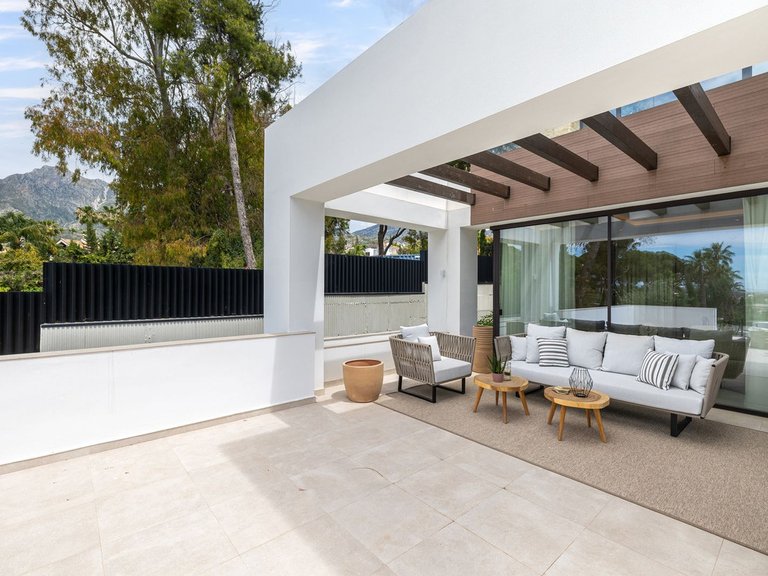 Villa for Sale in The Golden Mile, Malaga 19