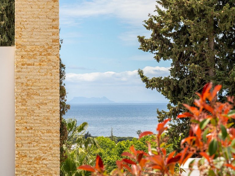 Villa for Sale in The Golden Mile, Malaga 21