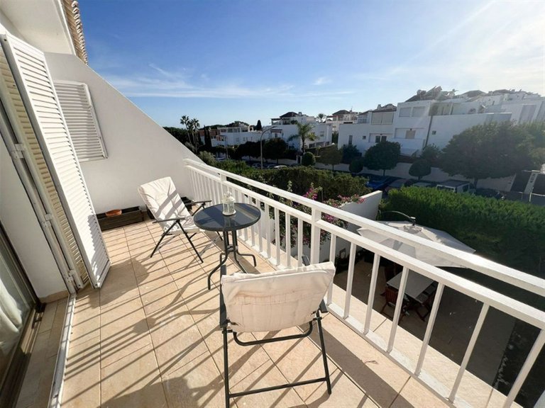 Town House for Sale in Nagüeles, Malaga 16