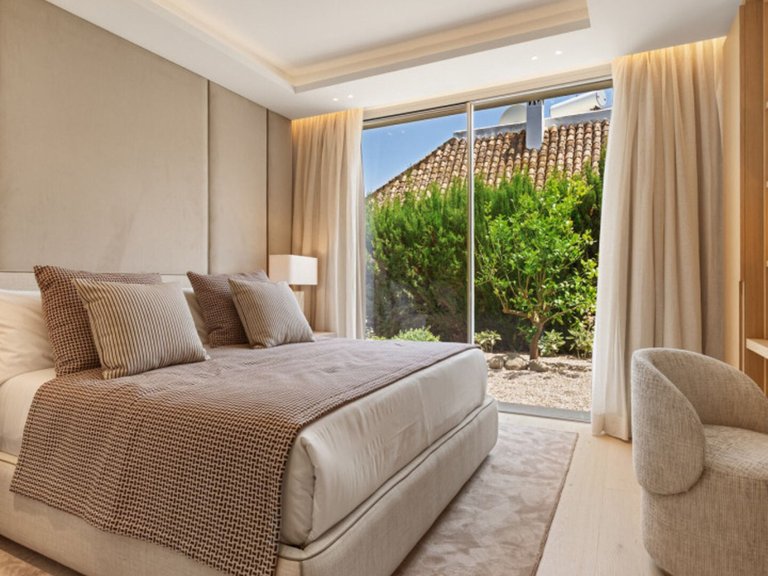Villa for Sale in Marbella, Malaga 10