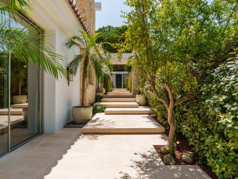 Villa for Sale in Marbella, Malaga 15