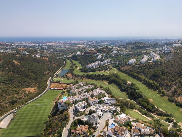 Plot for Sale in La Quinta, Malaga 1