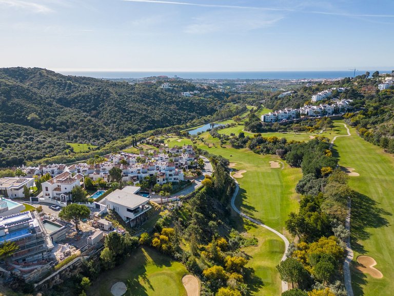 Plot for Sale in La Quinta, Malaga 2