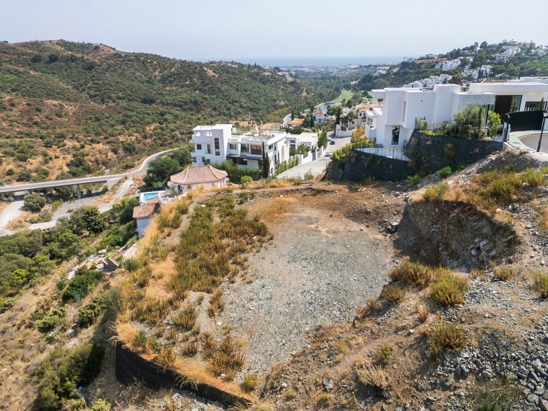 Plot for Sale in La Quinta, Malaga 3