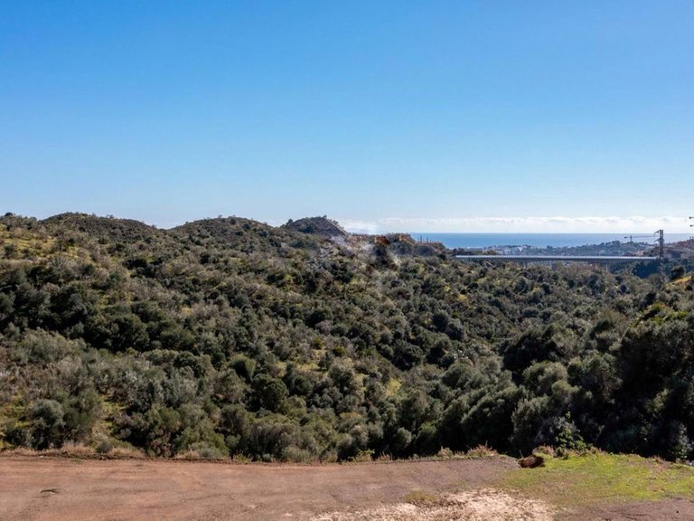 Plot for Sale in La Quinta, Malaga 1