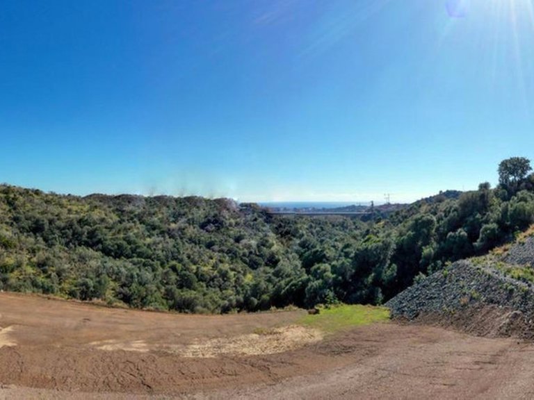 Plot for Sale in La Quinta, Malaga 2