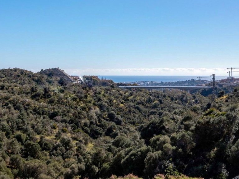 Plot for Sale in La Quinta, Malaga 3