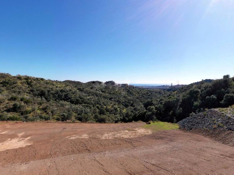 Plot for Sale in La Quinta, Malaga 5