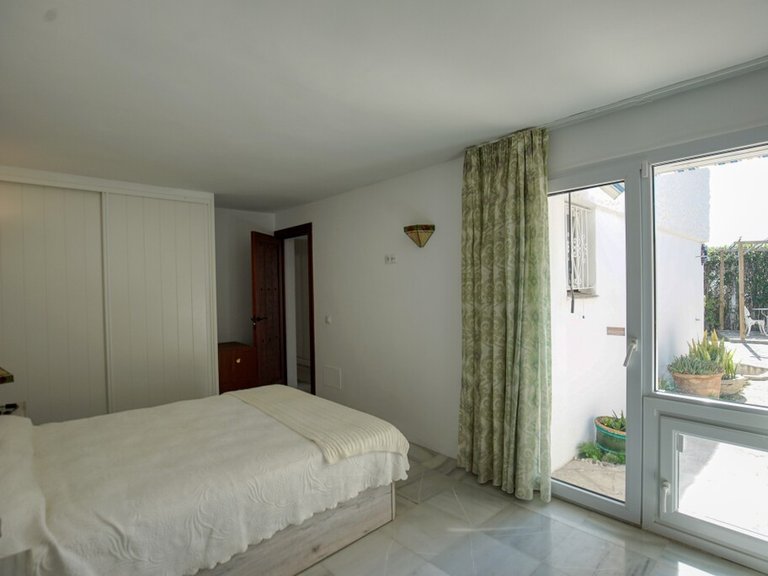 Villa for Sale in Estepona, Malaga 23