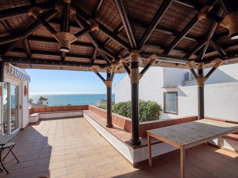 Villa for Sale in Estepona, Malaga 2