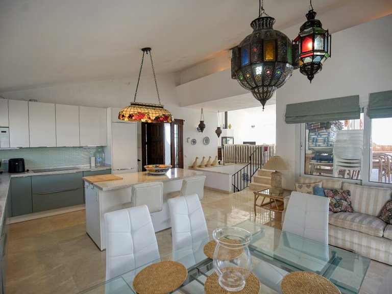 Villa for Sale in Estepona, Malaga 3