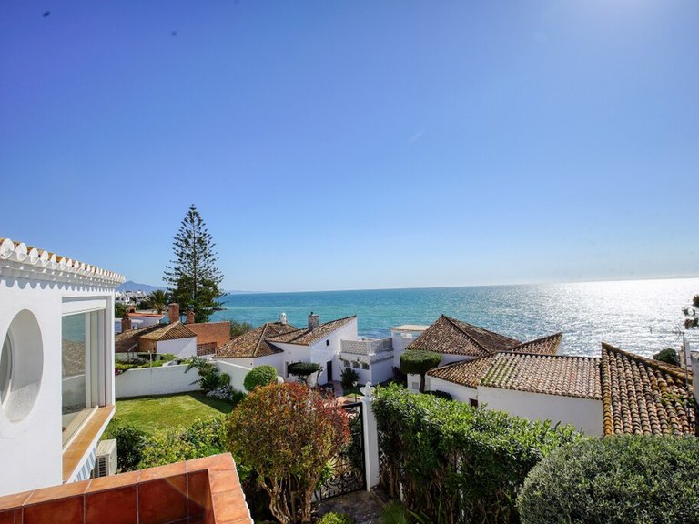 Villa for Sale in Estepona, Malaga 10