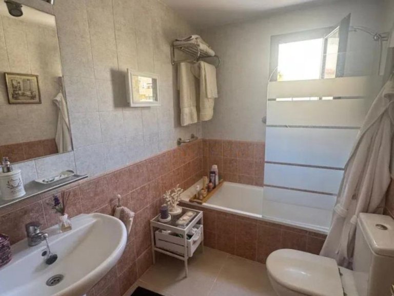 Apartment for Sale in Selwo, Malaga 15