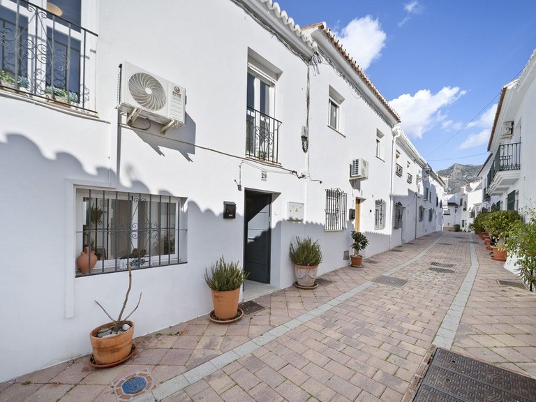 Town House for Sale in Costa del Sol, Benalmadena Pueblo, Malaga 12