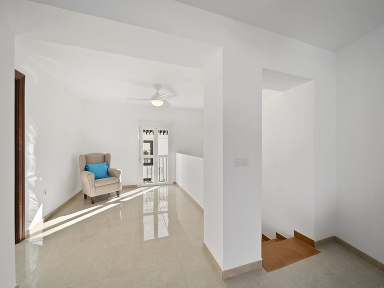 Town House for Sale in Costa del Sol, Benalmadena Pueblo, Malaga 16
