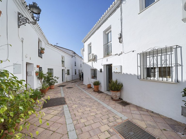 Town House for Sale in Costa del Sol, Benalmadena Pueblo, Malaga 3