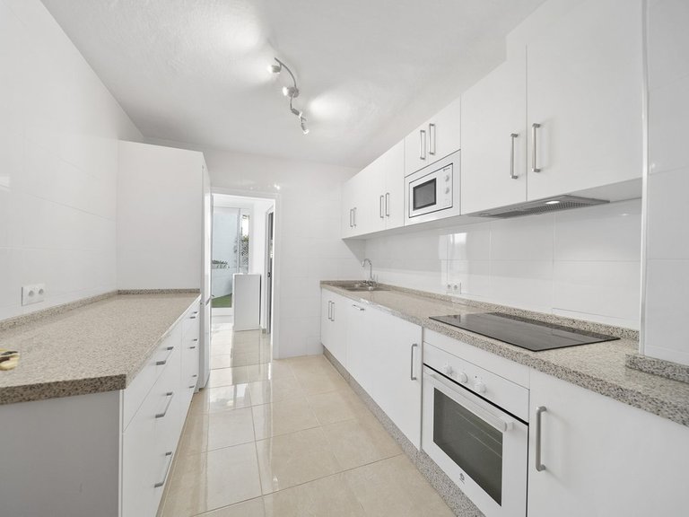 Town House for Sale in Costa del Sol, Benalmadena Pueblo, Malaga 7