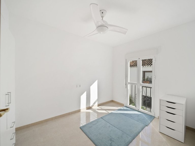 Town House for Sale in Costa del Sol, Benalmadena Pueblo, Malaga 9
