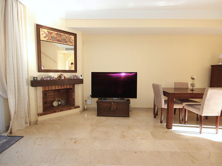 Town House for Sale in El Rosario, Malaga 7