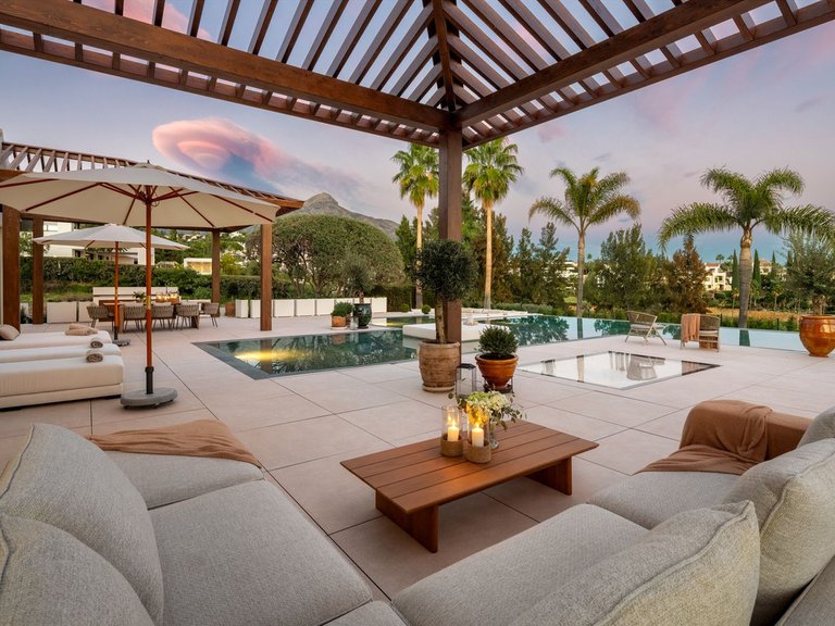 Villa for Sale in Marbella, Malaga 25