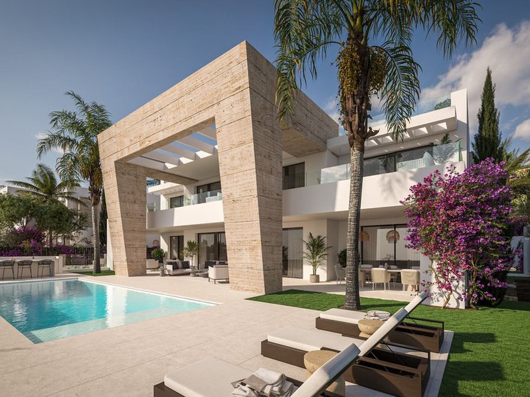 Villa for Sale in New Golden Mile, Malaga 11