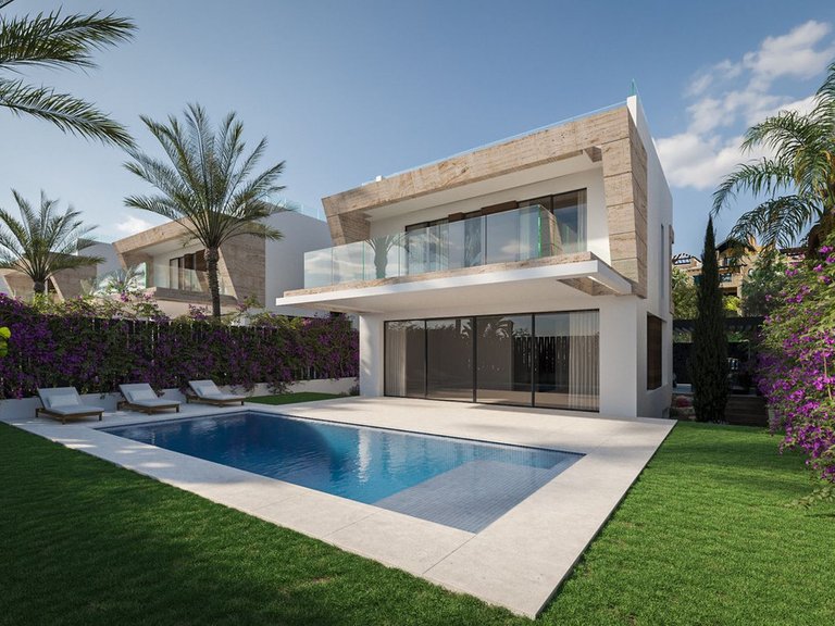 Villa for Sale in New Golden Mile, Malaga 13