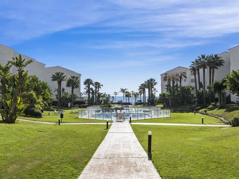 Apartment for Sale in Puerto Banús, Malaga 13