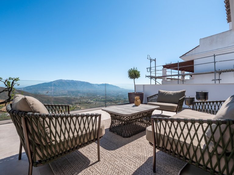 Town House for Sale in La Mairena, Malaga 26