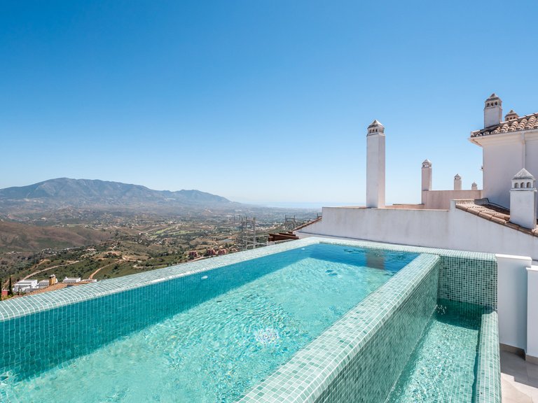 Town House for Sale in La Mairena, Malaga 37