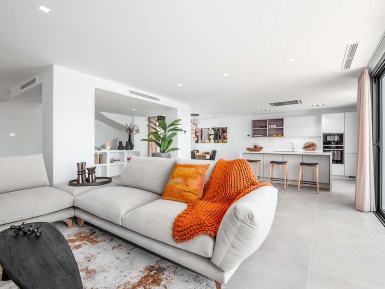 Town House for Sale in La Mairena, Malaga 8